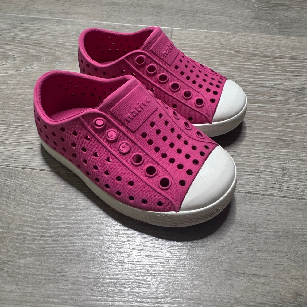 Native Jefferson Kids Pink Perforated Slip On Water Shoes Size C5 Toddler 5